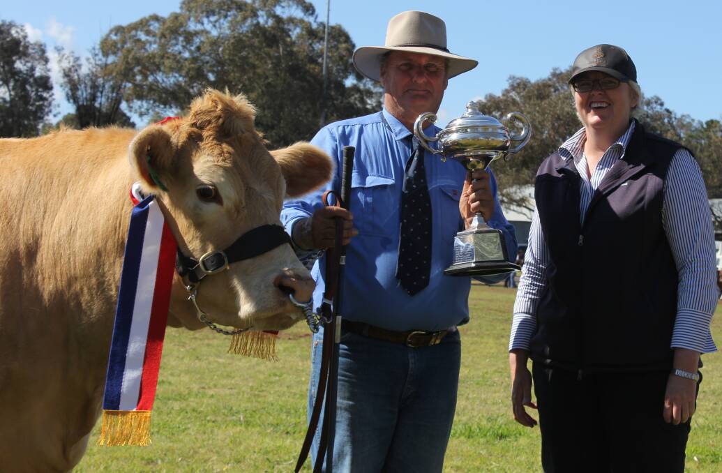 Tractor Charolais received the Leitch Challenge Cup for Champion female presented by Rabobank's Melissa Simmons