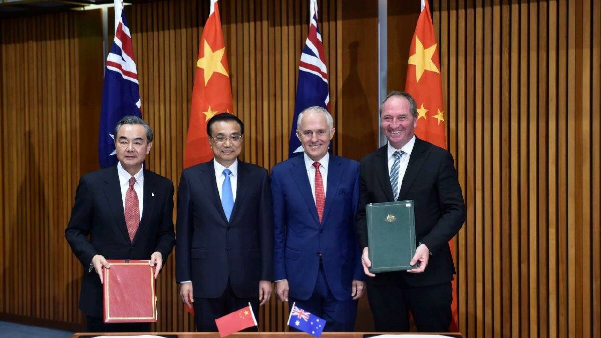 Chinese Minister for Foreign Affairs Mr Wang Yi, Chinese Premier Li Keqiang, Prime Minister of Australia Malcolm Turnbull and Deputy Prime Minister and Minister for Agriculture and Water Resources Barnaby Joyce.
