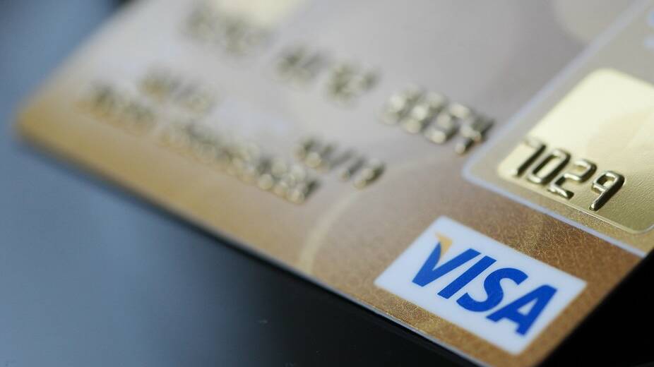 Credit card fee ban for consumers
