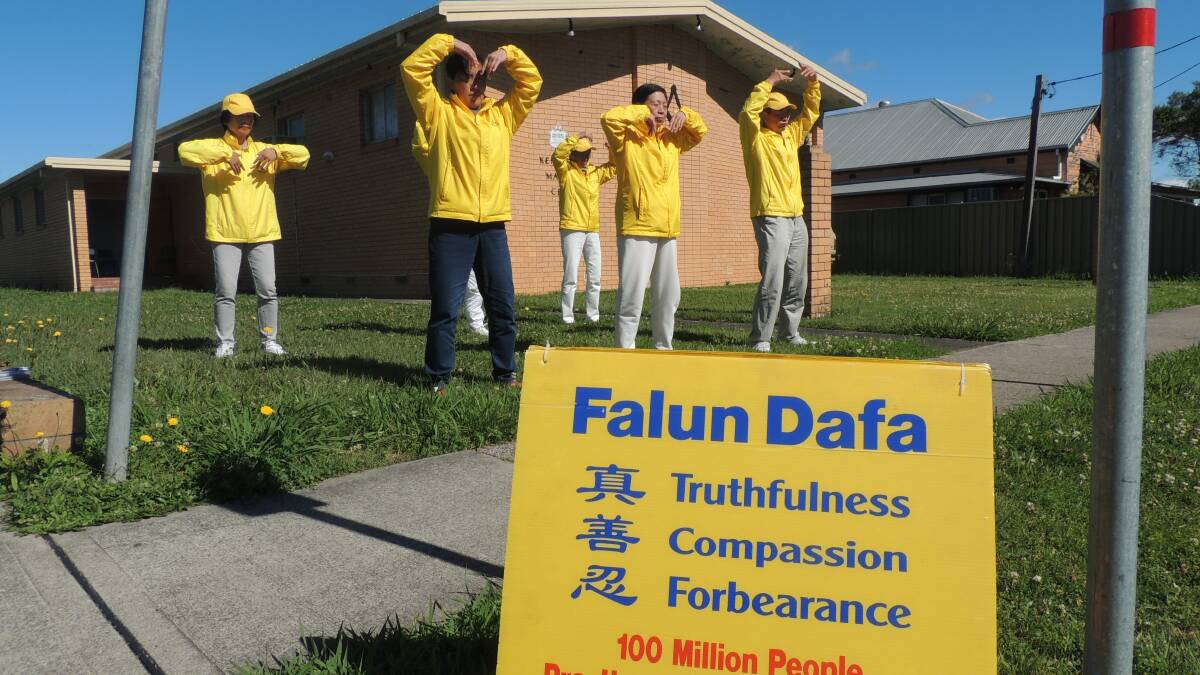 Falun Gong members campaign in Coffs Harbour