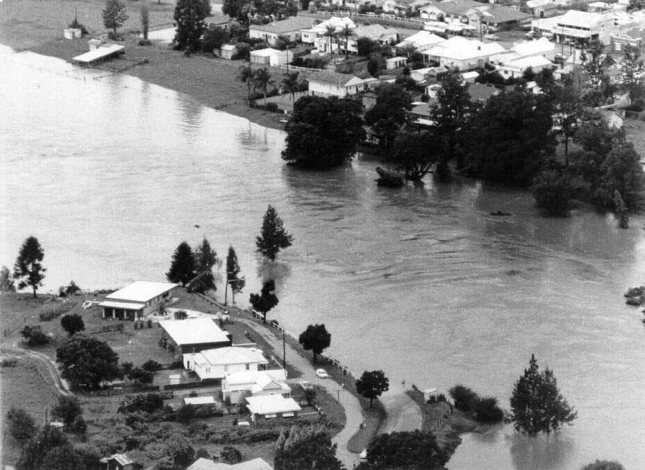 Bellingen from above: 1974 flood 