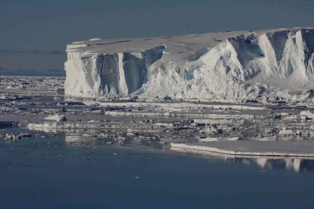 Totten Ice Front, Antarctica. Photo by Esmee van Wijk.