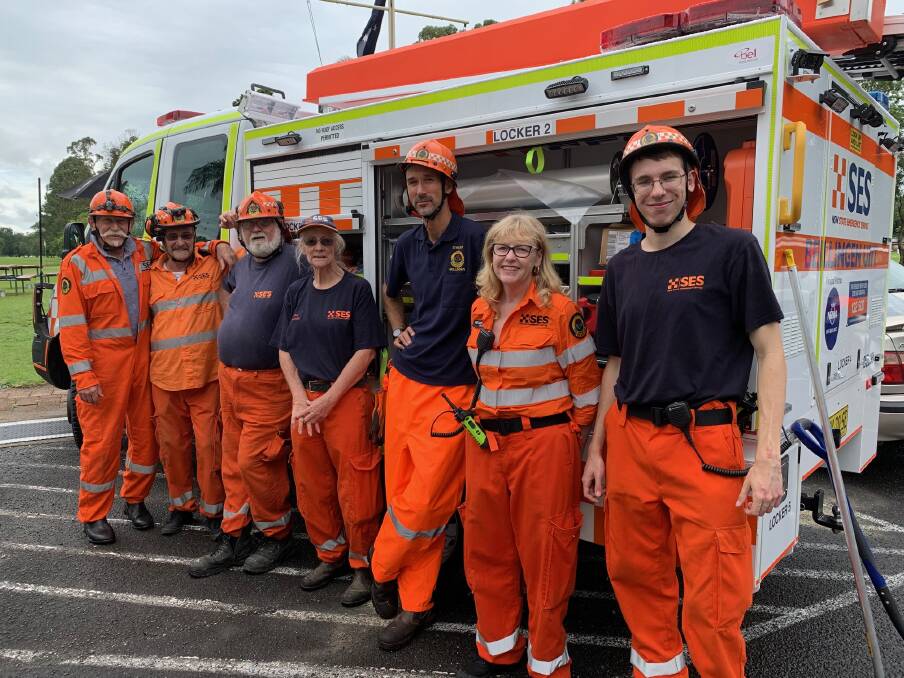 Fully professional rig: Marty Irwin, Paul Fillory, Paul Martin, Jane Molloy, Strider Duerinckx, Penny North and Erran Lavender from the Bellingen SES.