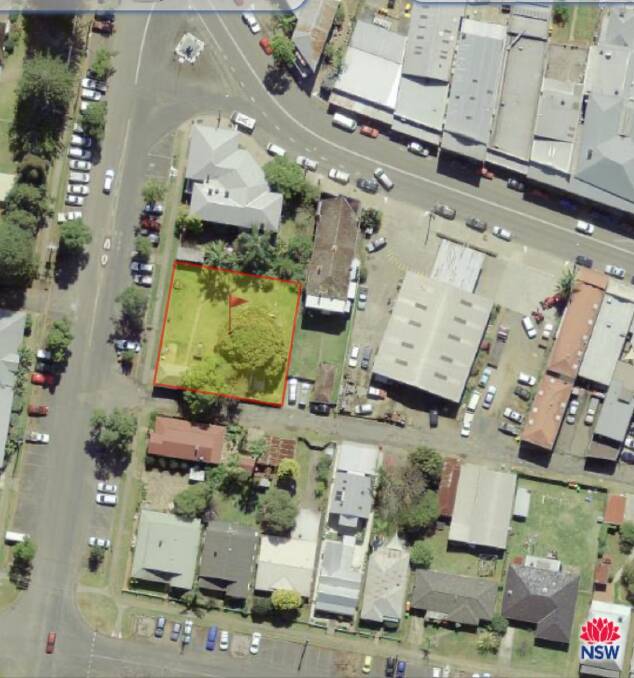 2A Oak St is the red square behind the NAB building, south of the Cenotaph. Source: SIX Maps