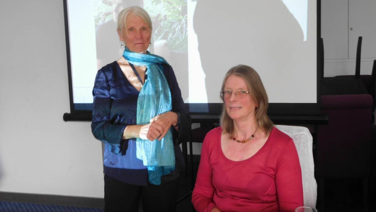 Anne Hickey thanks ecologist Lynn Baker, for her wonderful talk at the September meeting of Bellingen VIEW Club. Photo supplied.
