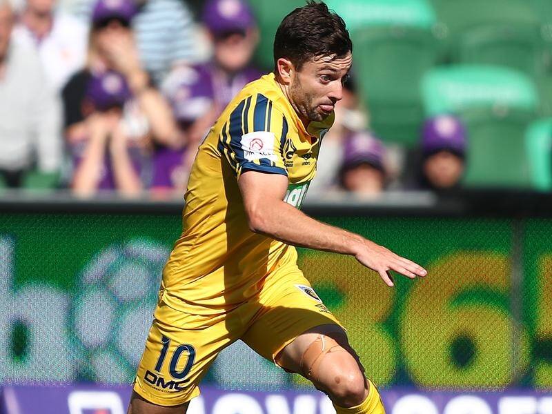 Tommy Oar will leave Central Coast at season's end to link up with Macarthur FC.