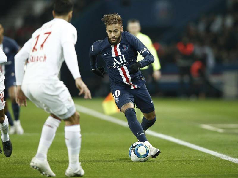 Neymar has made a successful return from injury as Paris-Saint Germain beat Lille in Ligue 1.