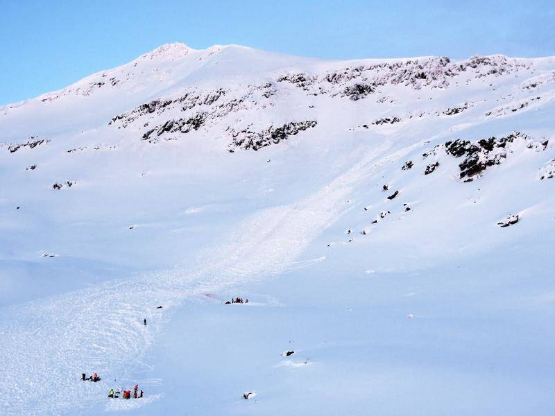 The bodies of three missing skiiers have been found on the Blabafjellet, a 1442m mountain in Norway.
