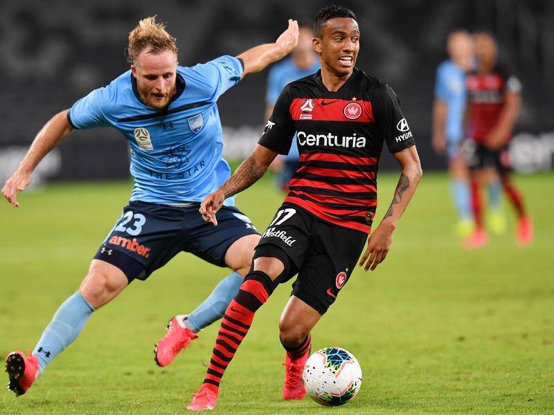 Ryan Grant of Sydney (l) marks Keanu Baccus of the Wanderers in Saturday's 1-1 A-League draw.