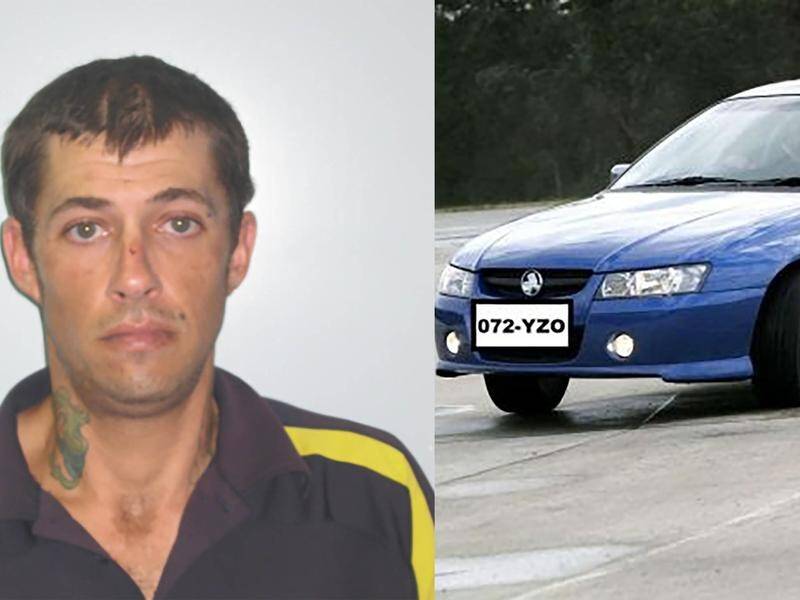 A 32-year-old man has taken three children in Qld and is travelling in a blue Holden commodore.